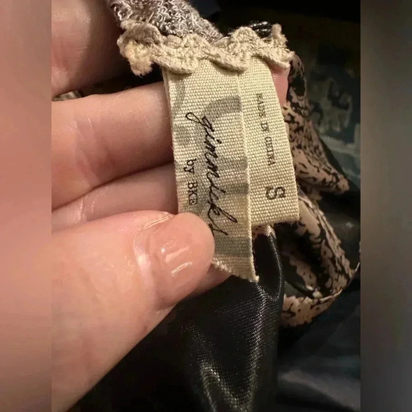 Gimmicks faux fur and lace vest - Picture 2 of 6